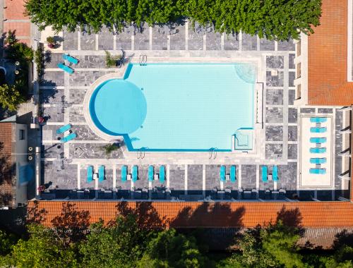 Sun Beach Aerial Pool